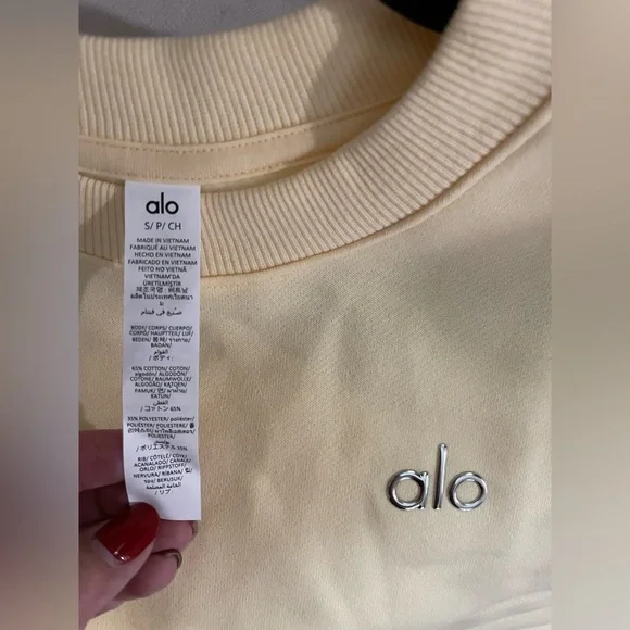 Alo NWT Cropped Accolade Crewneck Candlelight Yellow Size S